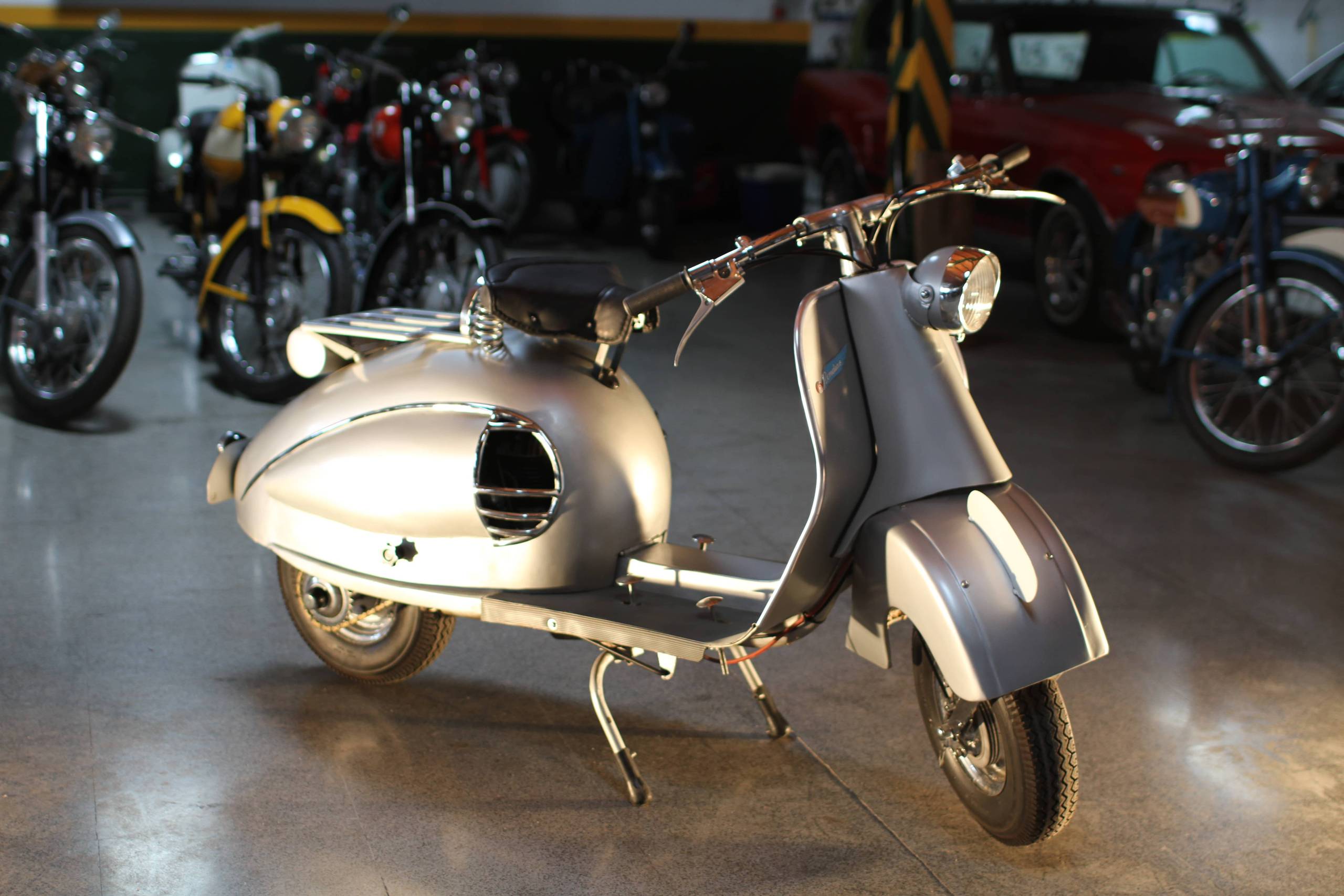 Rondine Scooter 125