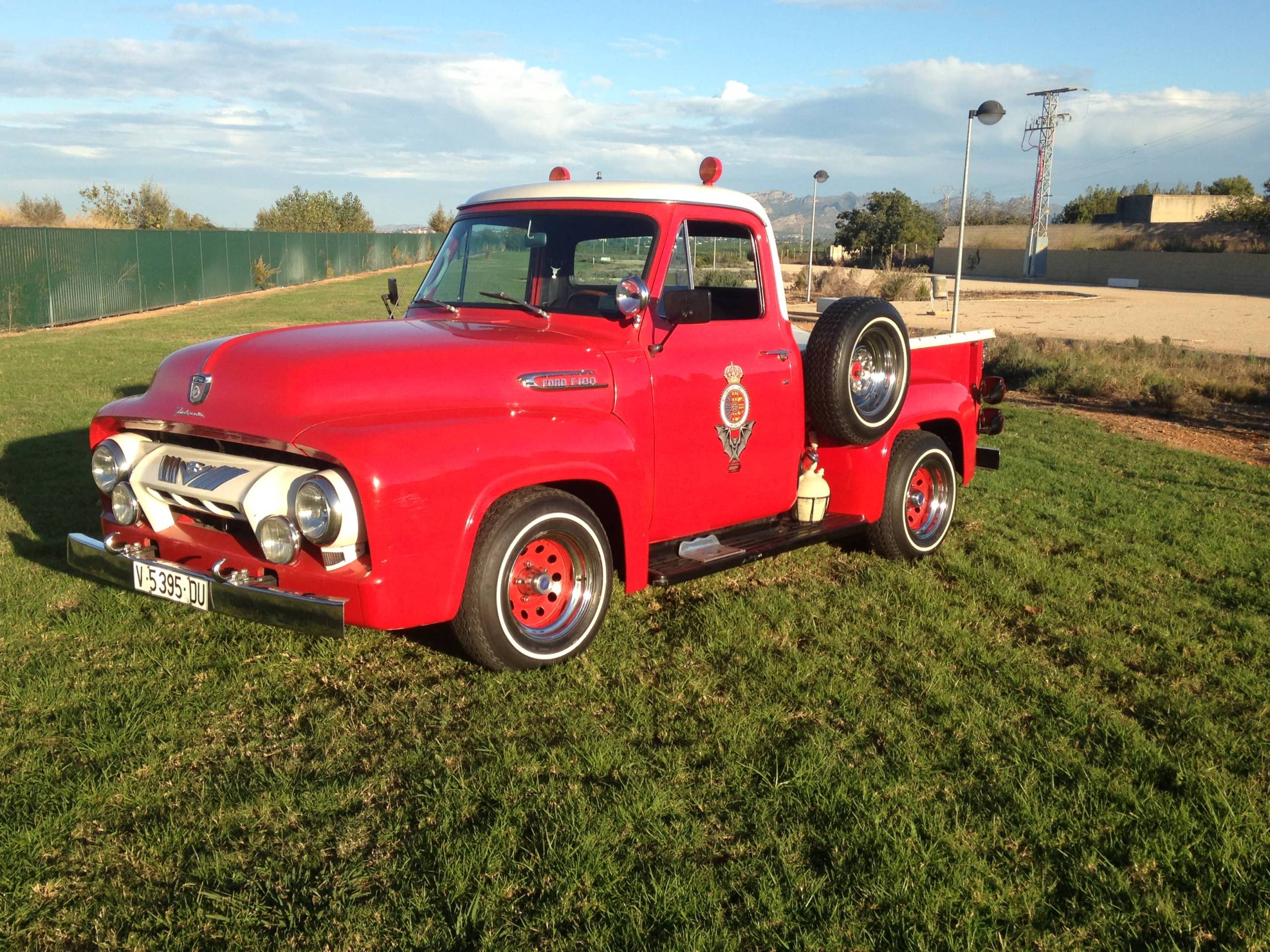 Ford F-100 pick-up